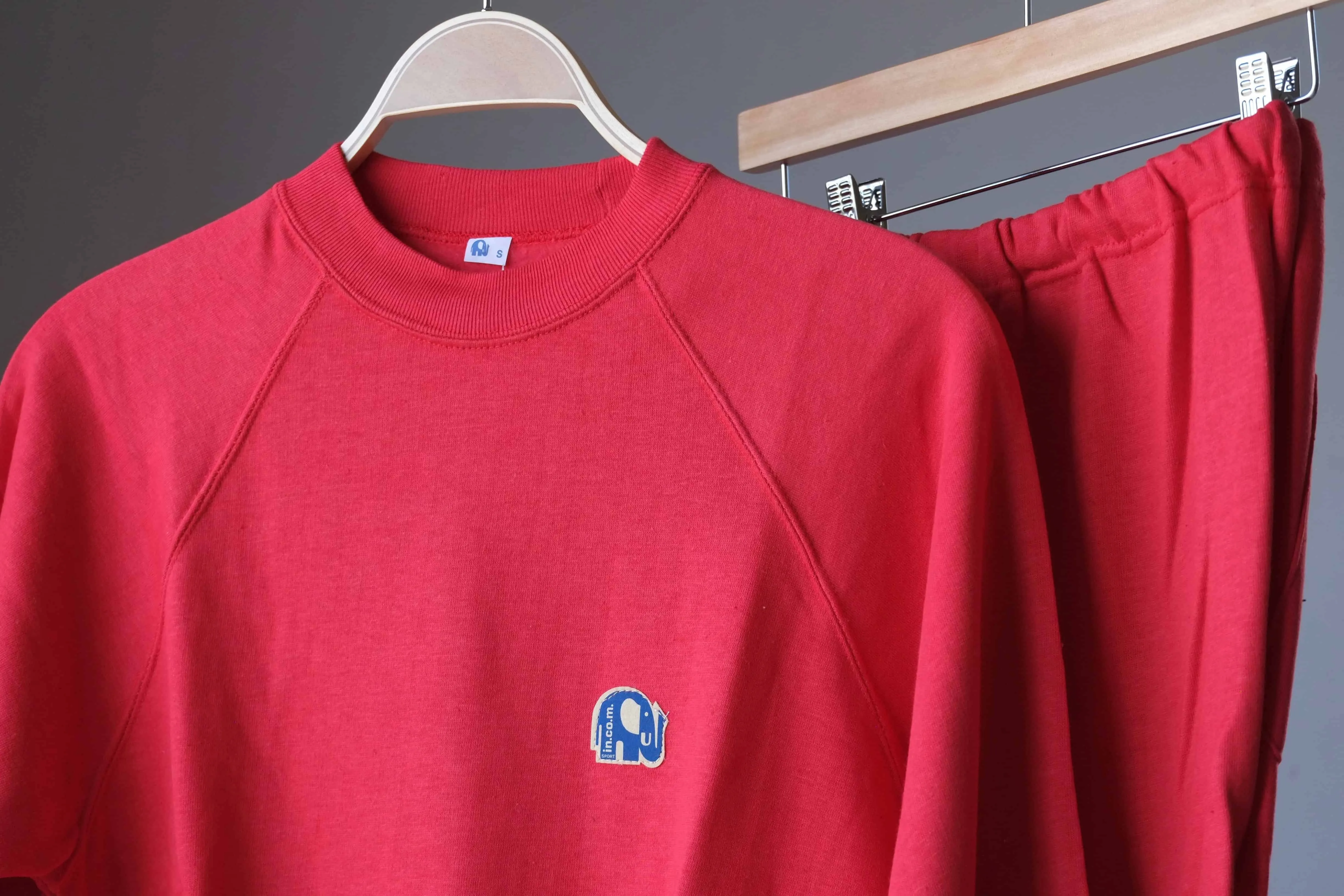 INCOM 80's Comfy Jogging Suit