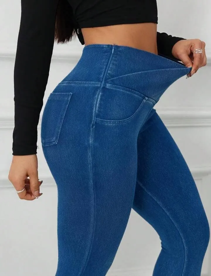 Women's Casual Blue Cropped Jeans   B233244